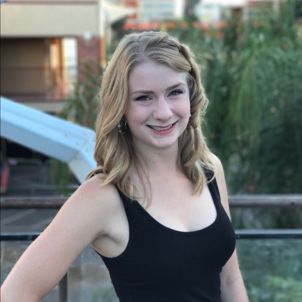 Meet your Posher, Nicole